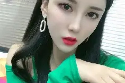 揭开《高朋满座》的神秘面纱：一场关于人生的幽默探讨